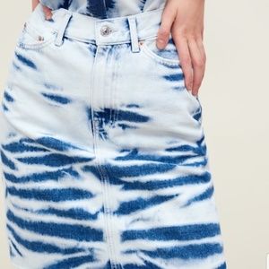 Zara The Mini Skirt In Tie-Dye
